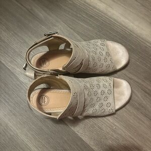 Girls block heel, size 5